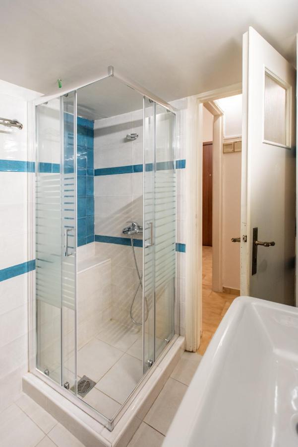Blue Ark Gate To History Apartment Athens Luaran gambar